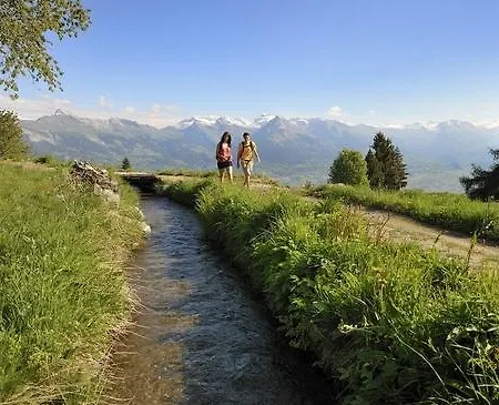 Alpesi faház Chalet Les Cleves *